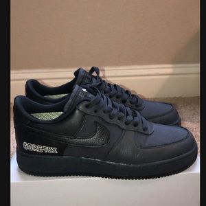 Mens Air Force 1s GTX black
